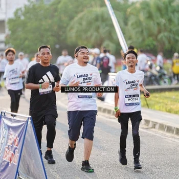 Runner Photo 7940839
