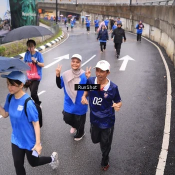 Runner Photo 7940864