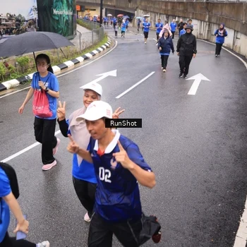 Runner Photo 7940871