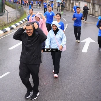 Runner Photo 7940912