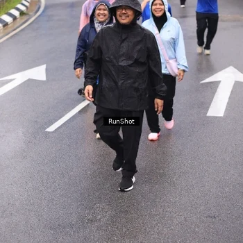 Runner Photo 7940913