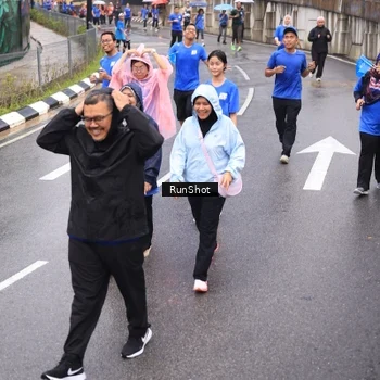 Runner Photo 7940918