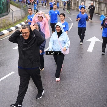 Runner Photo 7940921