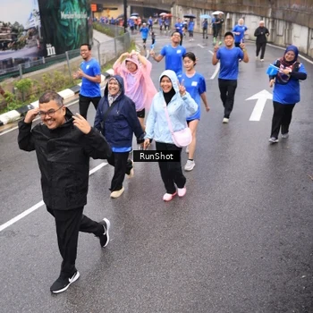 Runner Photo 7940939