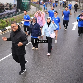 Runner Photo 7940941
