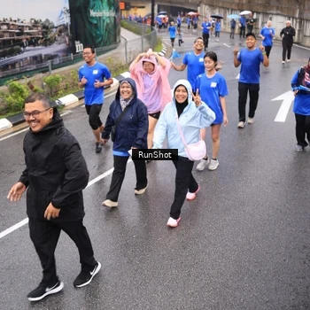Runner Photo 7940947