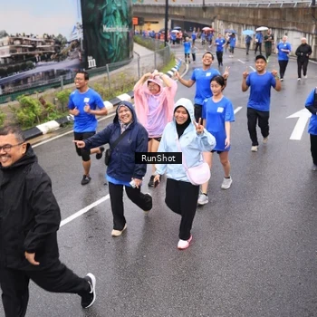 Runner Photo 7940951