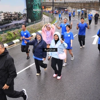 Runner Photo 7940952