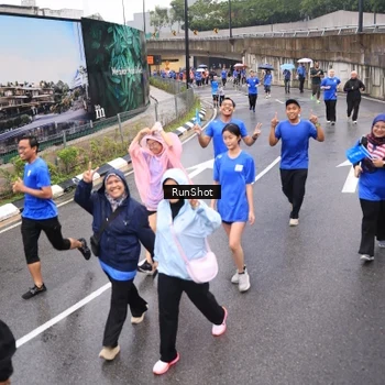 Runner Photo 7940955