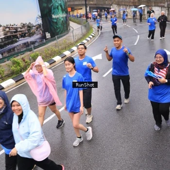 Runner Photo 7940969