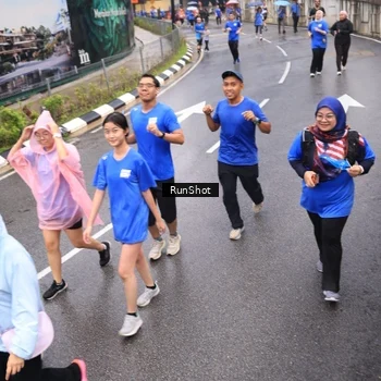 Runner Photo 7940974