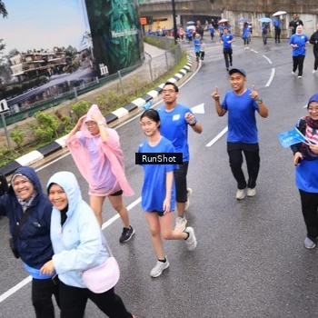 Runner Photo 7940979