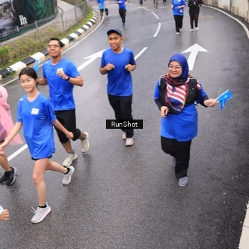 Runner Photo 7940981