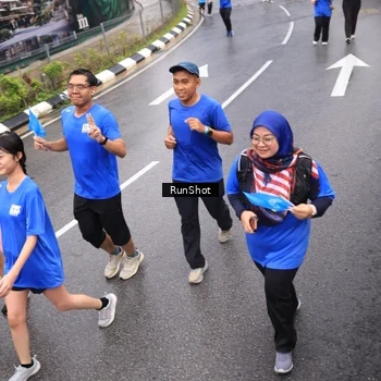 Runner Photo 7940992