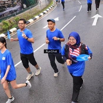 Runner Photo 7940993