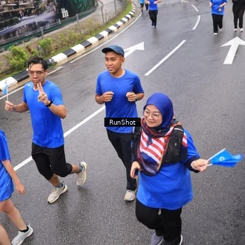 Runner Photo 7940995