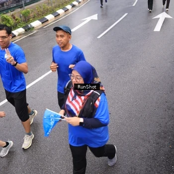 Runner Photo 7940999