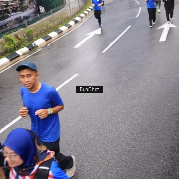 Runner Photo 7941004