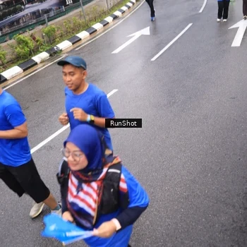 Runner Photo 7941011