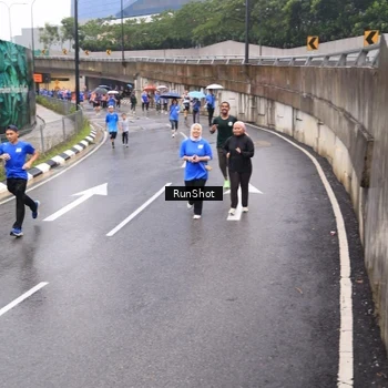 Runner Photo 7941015