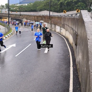 Runner Photo 7941022