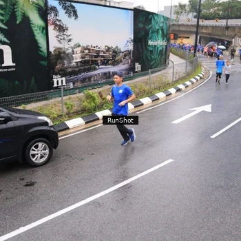 Runner Photo 7941024