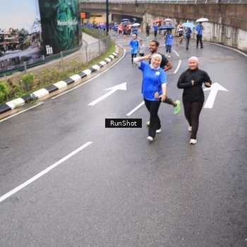 Runner Photo 7941035