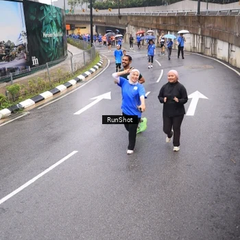 Runner Photo 7941038
