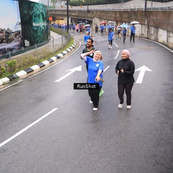 Runner Photo 7941039