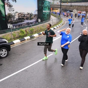 Runner Photo 7941045