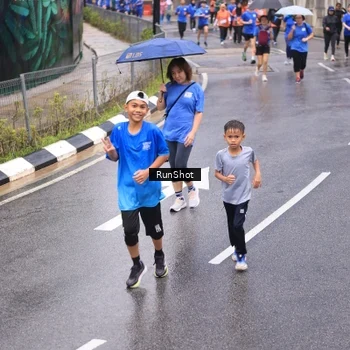 Runner Photo 7941075