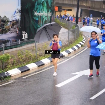 Runner Photo 7941110