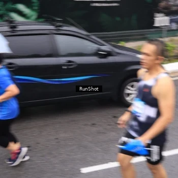 Runner Photo 7941169