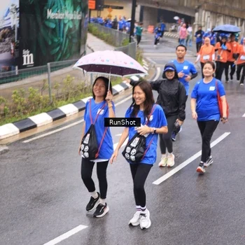 Runner Photo 7941175