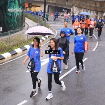 Runner Photo 7941176