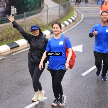 Runner Photo 7941200