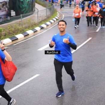 Runner Photo 7941209