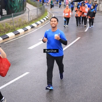 Runner Photo 7941211