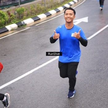 Runner Photo 7941219
