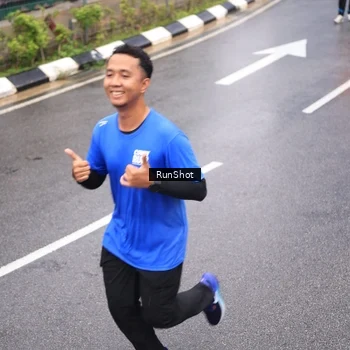 Runner Photo 7941225