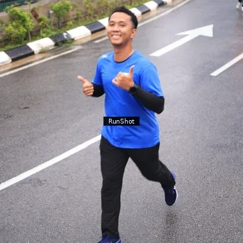 Runner Photo 7941235