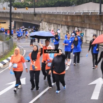 Runner Photo 7941244