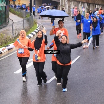 Runner Photo 7941254