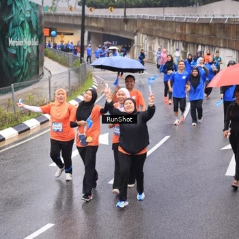 Runner Photo 7941256
