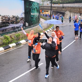 Runner Photo 7941267