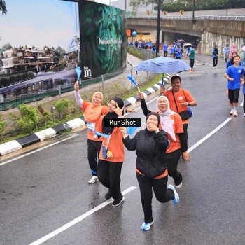Runner Photo 7941268