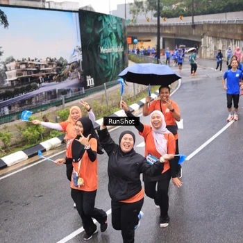 Runner Photo 7941272