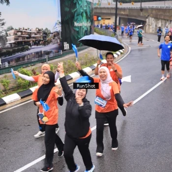 Runner Photo 7941273