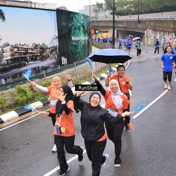 Runner Photo 7941276