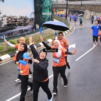 Runner Photo 7941277